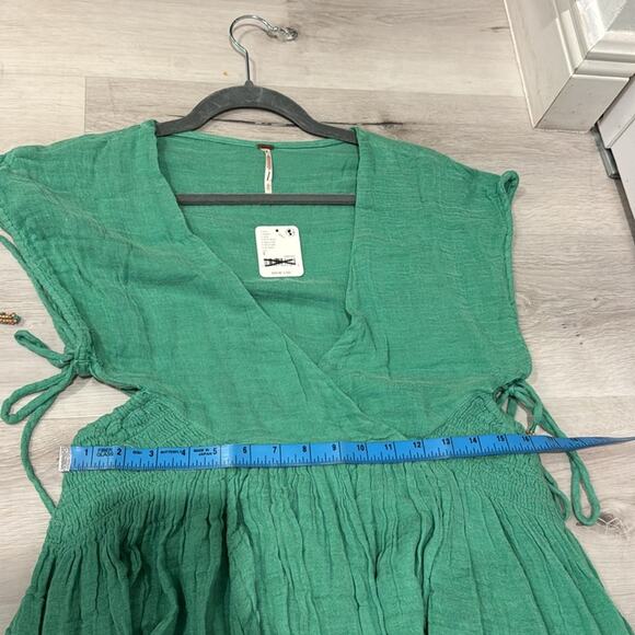 Free People NWT Palmira Mini line Cricket Dress with side Cut out. - Picture 11 of 11